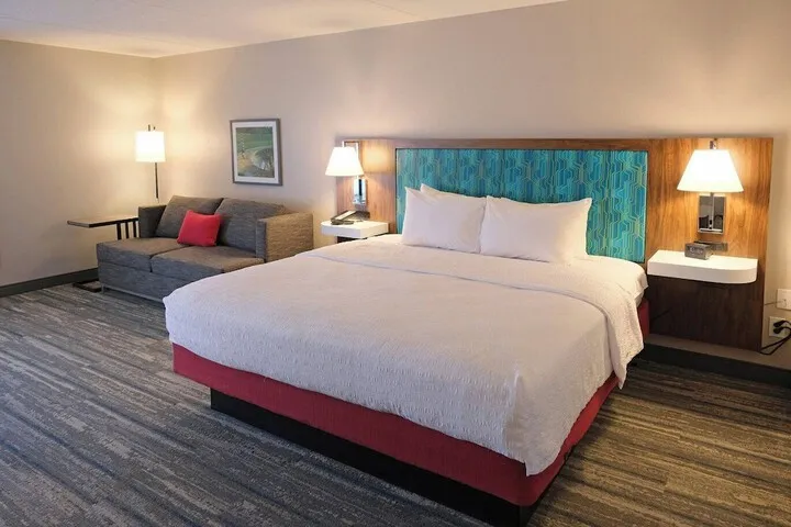 Room 5 of 18
