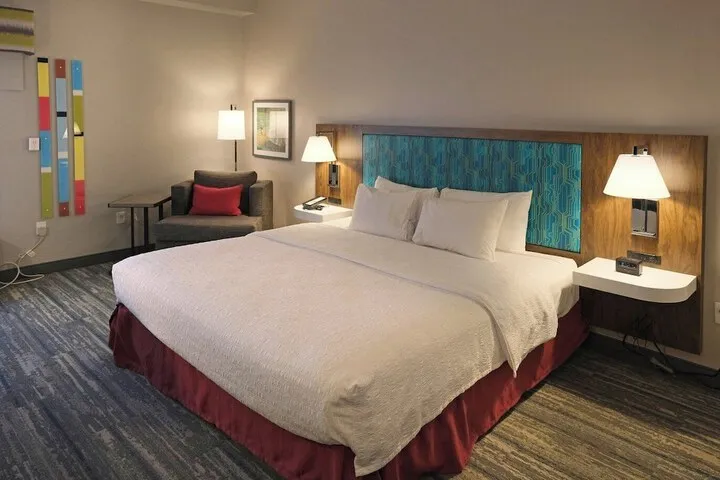 Room 4 of 18