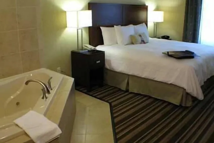 Room 3 of 32