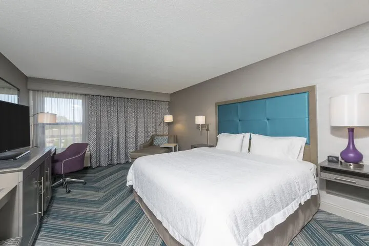 Room 4 of 43