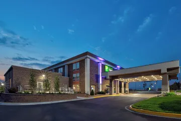 Holiday Inn Express & Suites Eden Prairie – Minneapolis by IHG