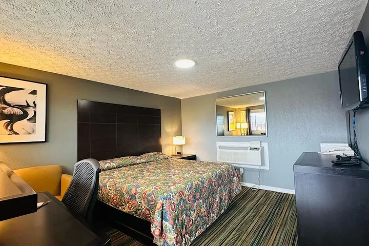 Room 2 of 48