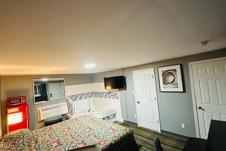 Room 3 of 48