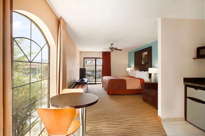 Room 5 of 25