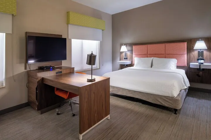 Room 5 of 28