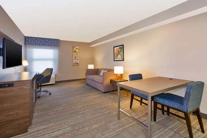 Room 5 of 24