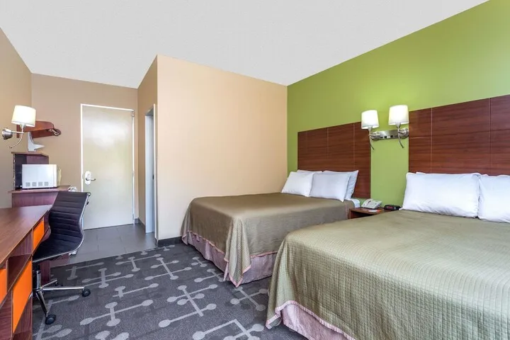 Room 5 of 18