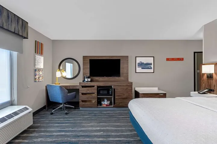 Room 3 of 40