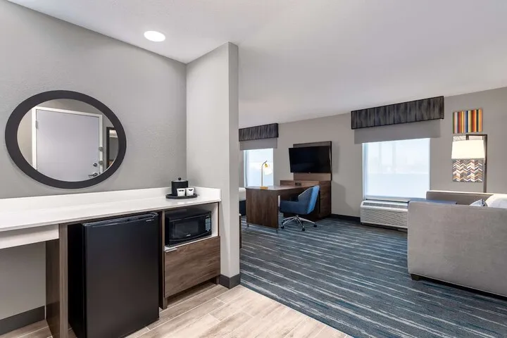 Room 4 of 40