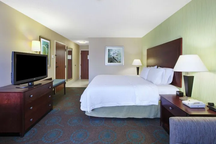 Room 4 of 37