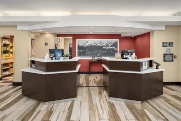 Hampton Inn & Suites Seattle-North / Lynnwood