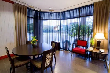 Hampton Inn by Hilton Vancouver-Airport / Richmond
