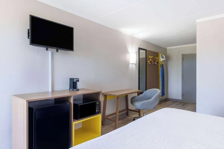 Room 5 of 35
