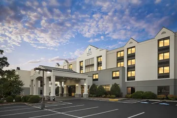 Hyatt Select Richmond / Chester