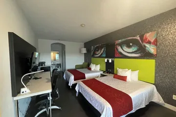 Lindsay Inn