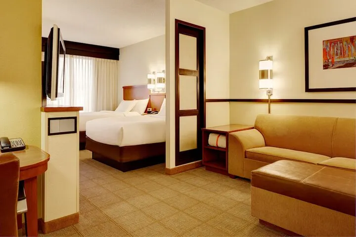 Room 3 of 48