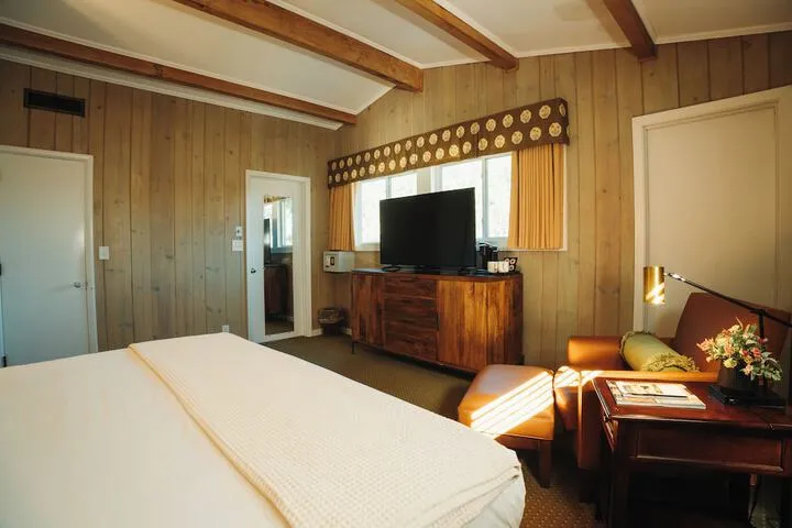 Room 5 of 23