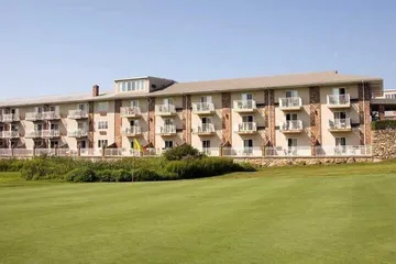 Winnapaug Inn