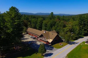 The Upper Pass Lodge at Magic Mountain