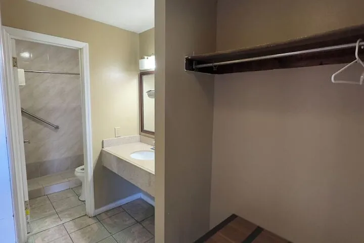 Room 2 of 18