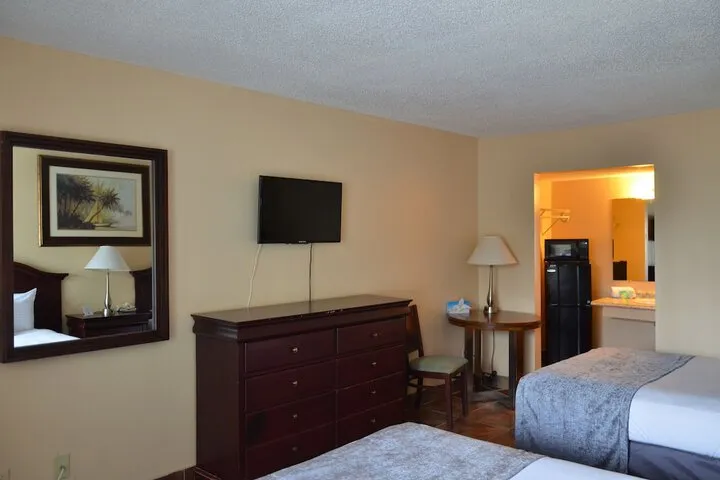 Room 4 of 27