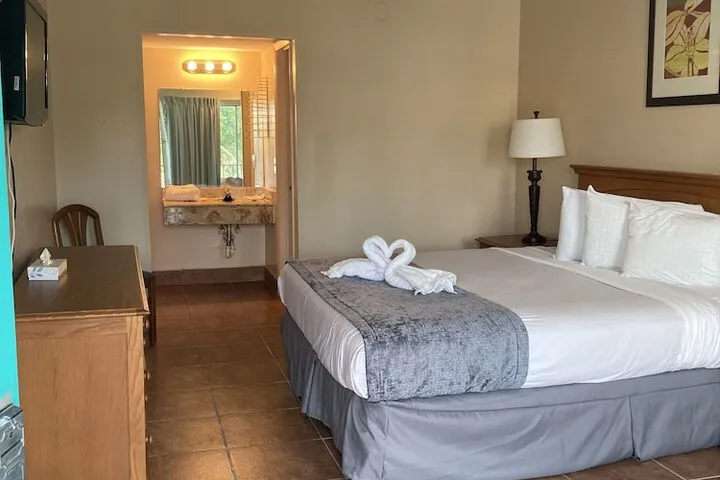 Room 5 of 27