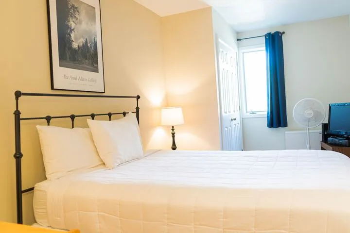 Room 2 of 32