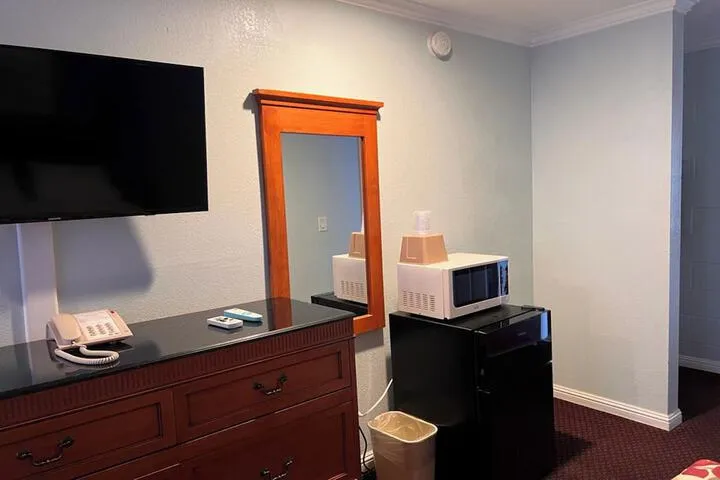 Room 4 of 57