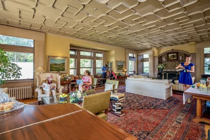 Hotel Interior 4 of 272