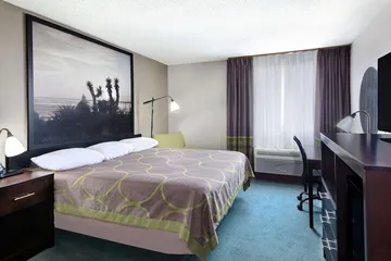Super 8 by Wyndham Victoria / North/Mall Area