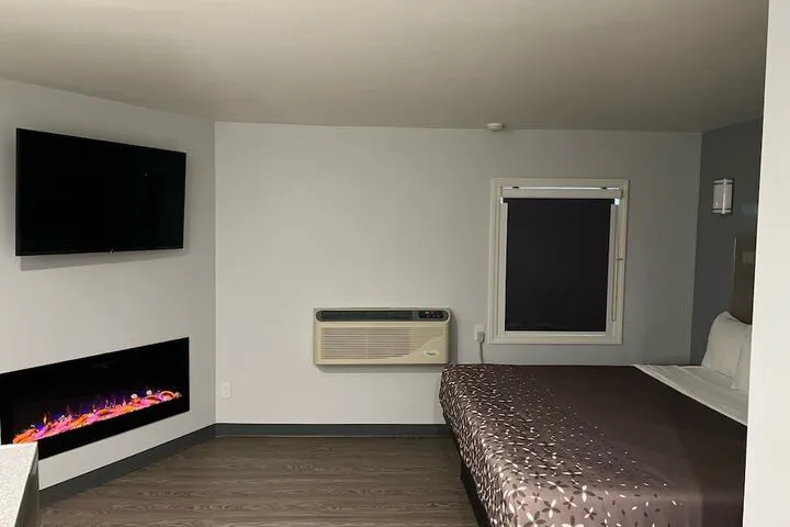 Room 4 of 26