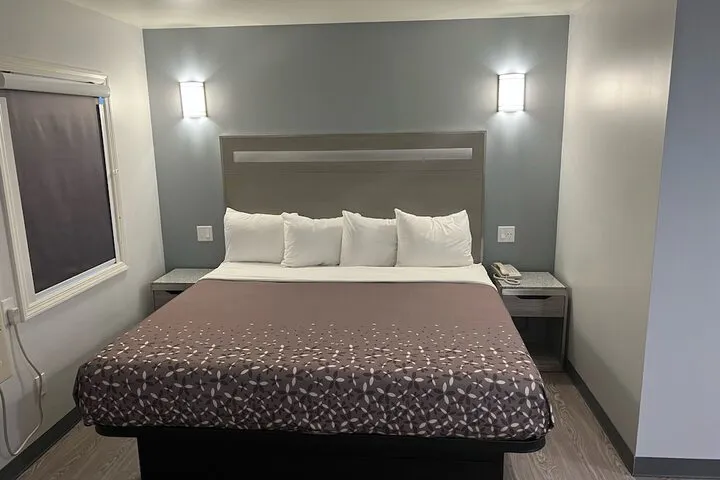 Room 3 of 26