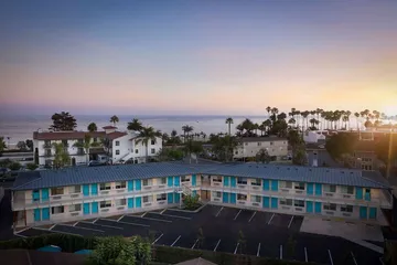 Motel 6 Santa Barbara CA - Beach
