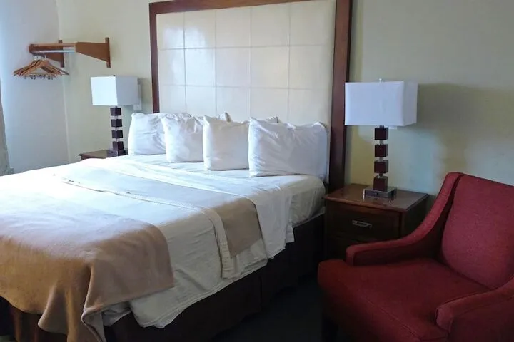 Room 5 of 15