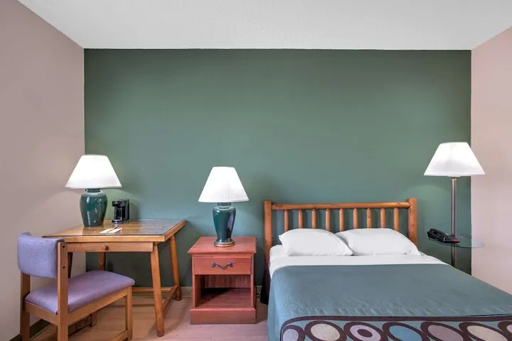 Room 4 of 29
