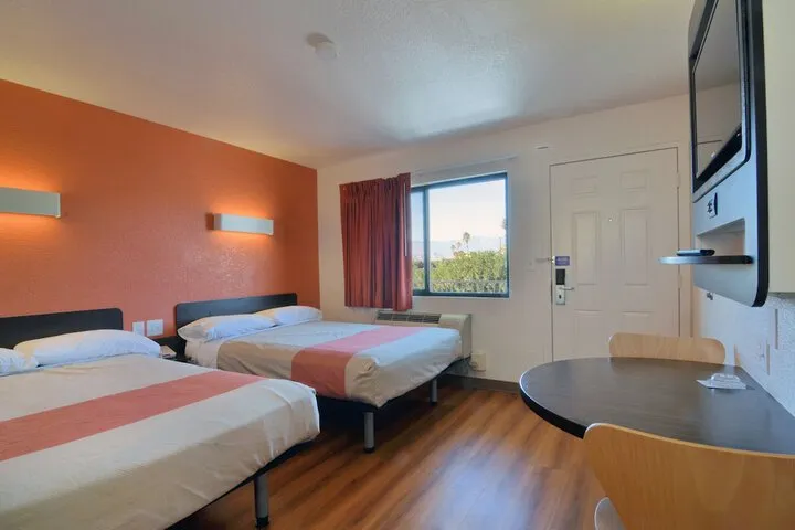 Room 4 of 21