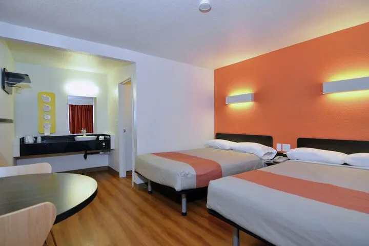 Room 5 of 21