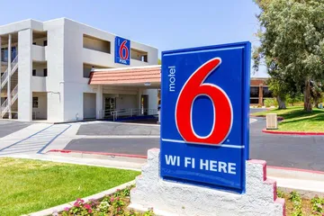 Motel 6 Tempe AZ – Phoenix Airport – Priest Dr