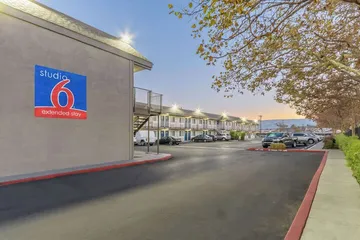 Motel 6 Hayward CA – Silicon Valley Gateway