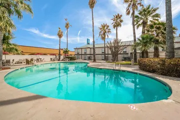 Motel 6 Laredo TX - North I-35