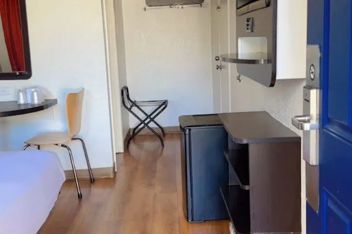 Room 3 of 59