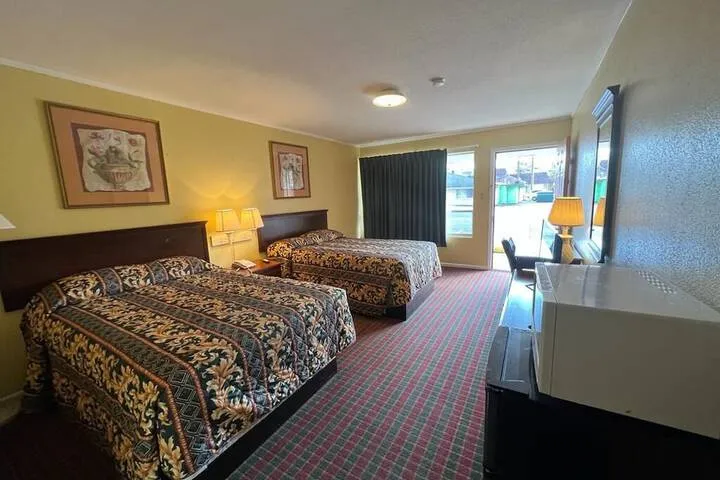 Room 5 of 32