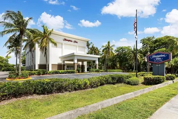 Hampton Inn Naples Central