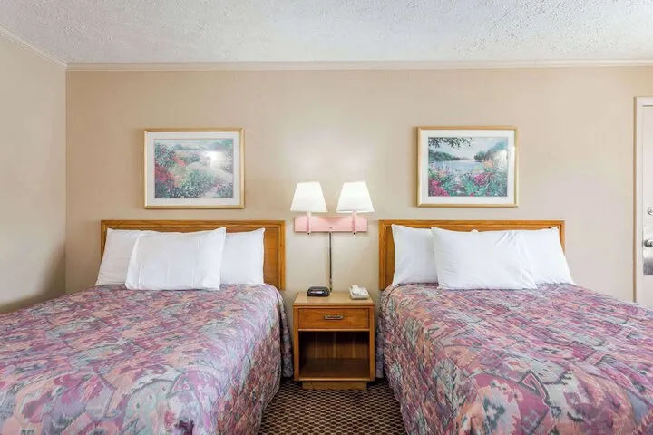 Room 4 of 13