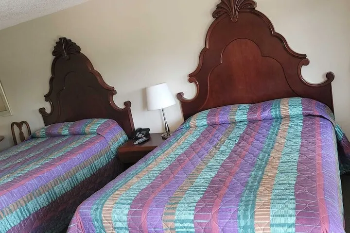 Room 5 of 33