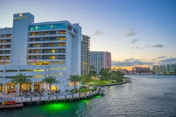 Waterstone Resort & Marina Boca Raton Curio Collection by Hilton