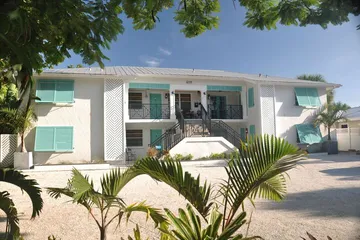 Lido Islander Inn