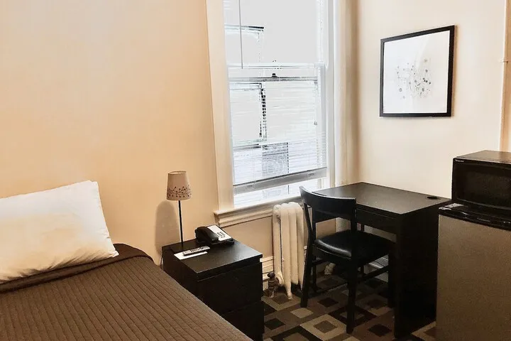 Room 4 of 39