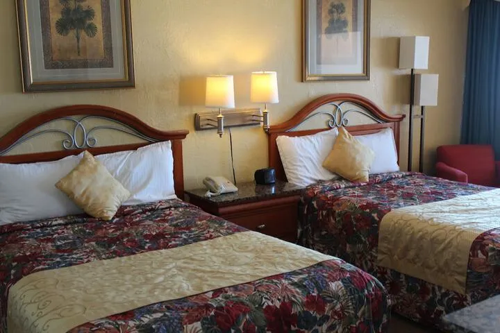 Room 4 of 33