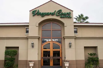 Vineyard Court Designer Suites Hotel